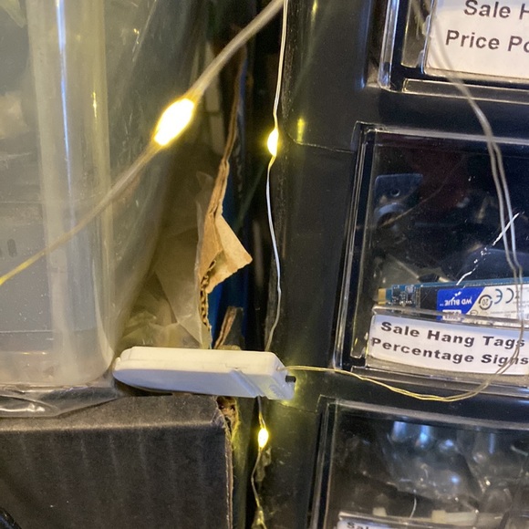 14”large vase lights included and Christmas deco - Picture 4 of 5